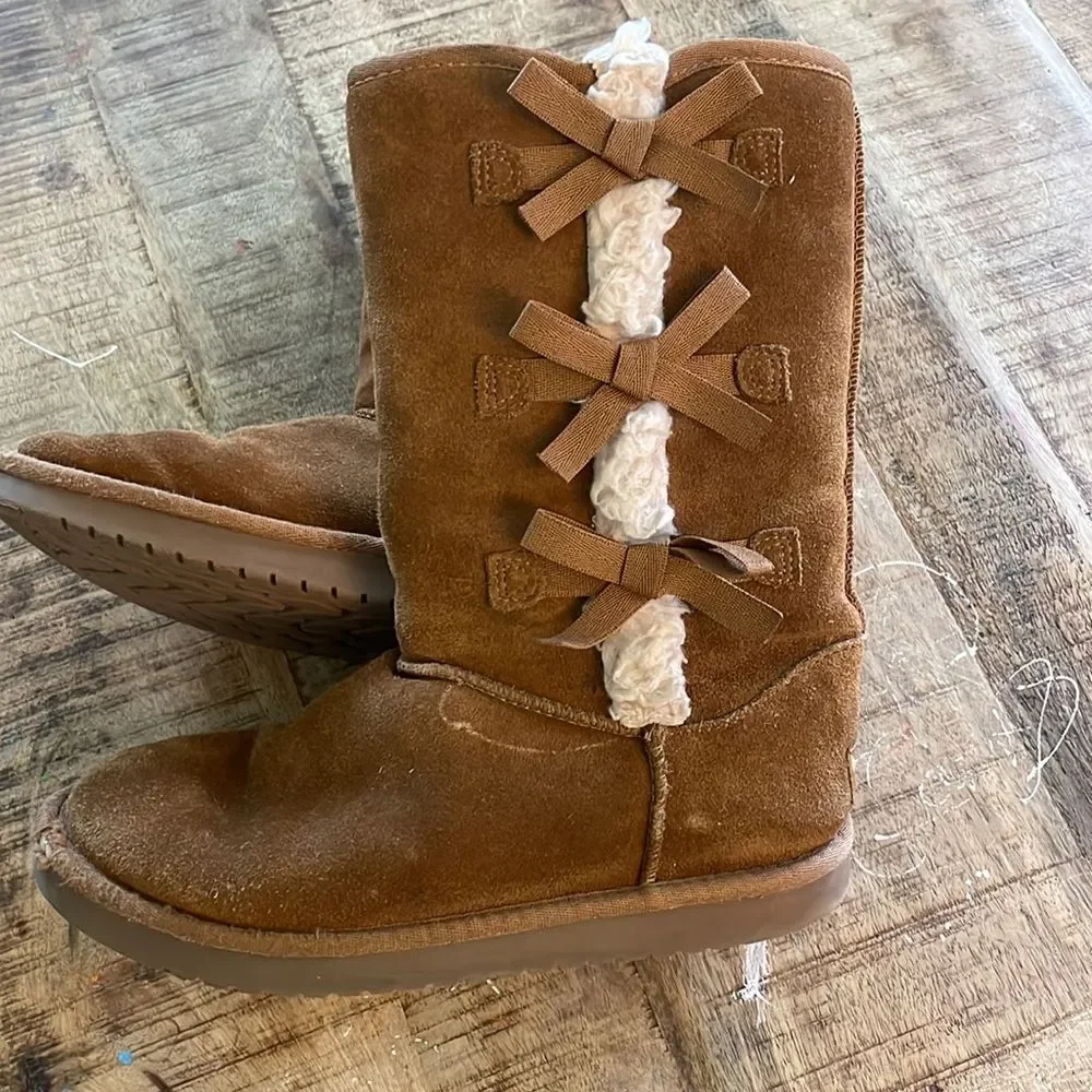 Koolaburra by Ugg bow shearling boots Girls Juniors Women's cozy boho size 5